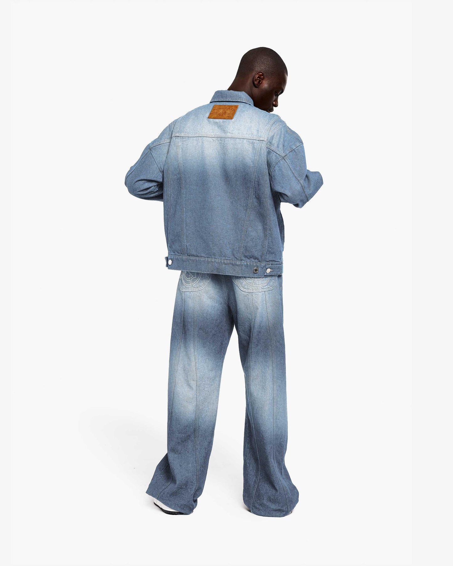 V-LOGO LIGHT BLUE DENIM