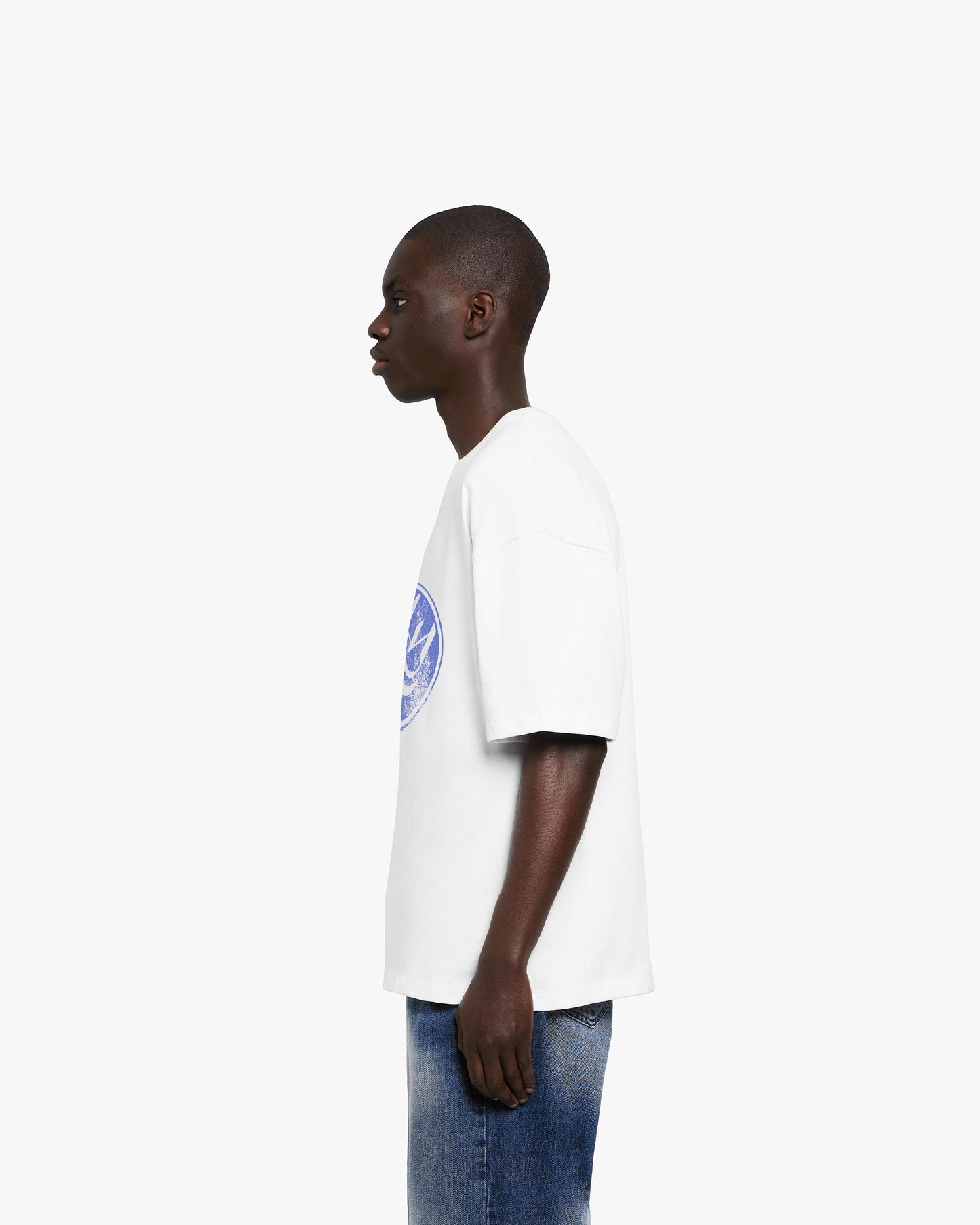 BROKEN SCRIPT TEE WHITE