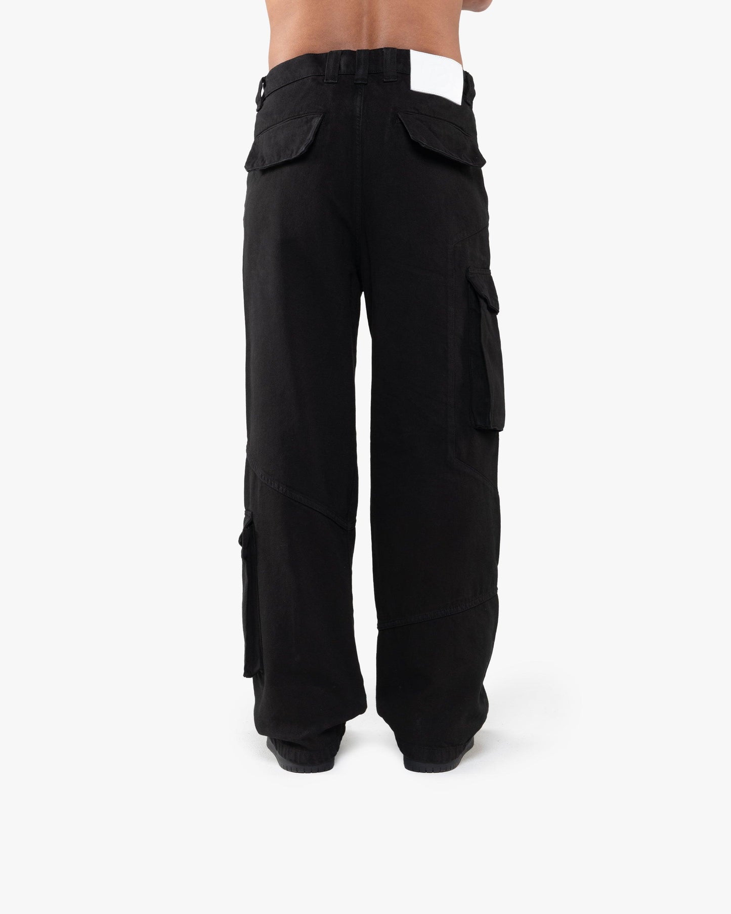 ASYMETRICAL CARGOPANTS BLACK